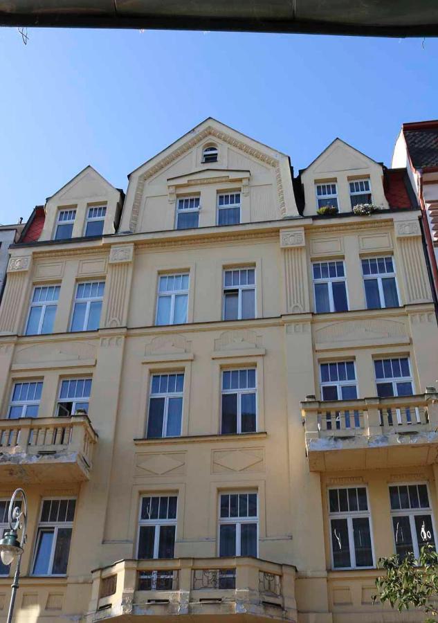 Retro Big Apartment With Two Balconies And Lift Karlovy Vary Exterior photo